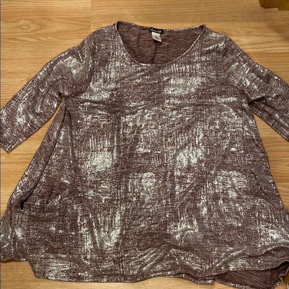 Preowned women’s shimmery top 2x Excellent